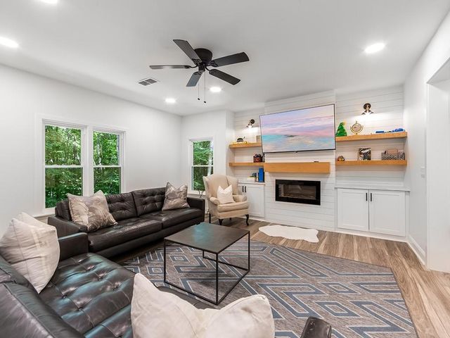 4325 Landover Way, Suwanee, GA 30024