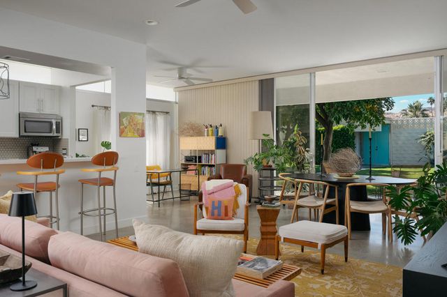 338 Desert Lakes Drive, Palm Springs, CA 92264