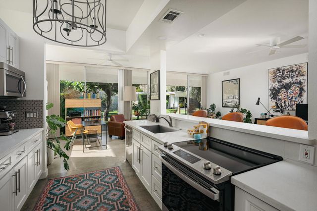 338 Desert Lakes Drive, Palm Springs, CA 92264