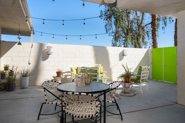 338 Desert Lakes Drive, Palm Springs, CA 92264