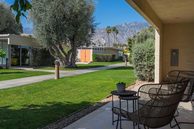 338 Desert Lakes Drive, Palm Springs, CA 92264