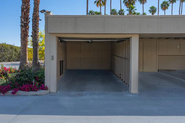 338 Desert Lakes Drive, Palm Springs, CA 92264