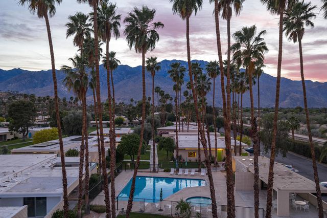 338 Desert Lakes Drive, Palm Springs, CA 92264