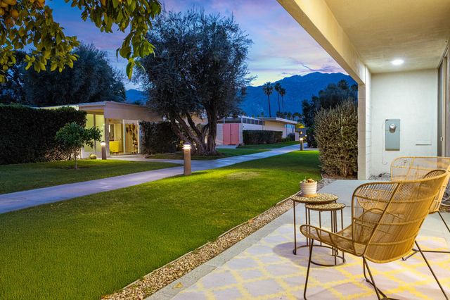 338 Desert Lakes Drive, Palm Springs, CA 92264