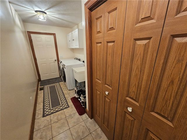 225 Profio Rd, Cecil, PA 15057