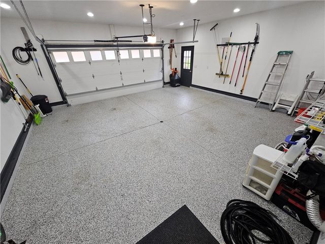 225 Profio Rd, Cecil, PA 15057