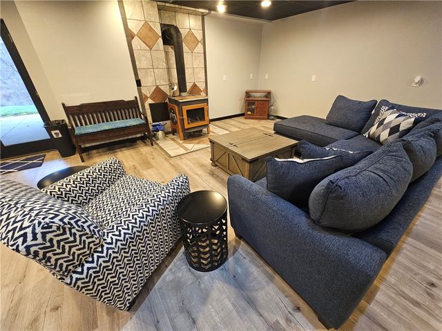 225 Profio Rd, Cecil, PA 15057