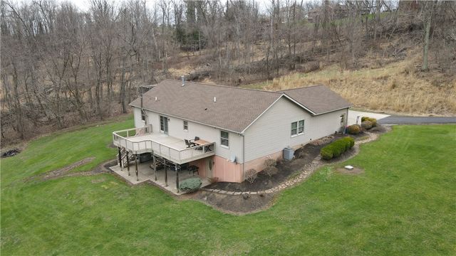 225 Profio Rd, Cecil, PA 15057
