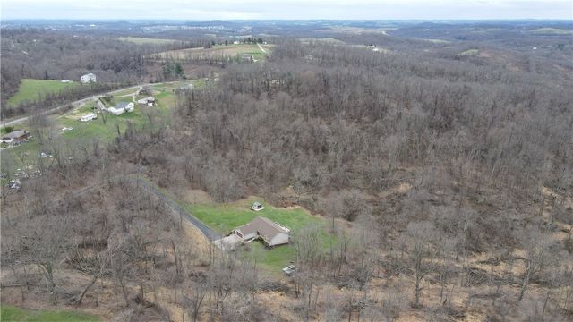 225 Profio Rd, Cecil, PA 15057