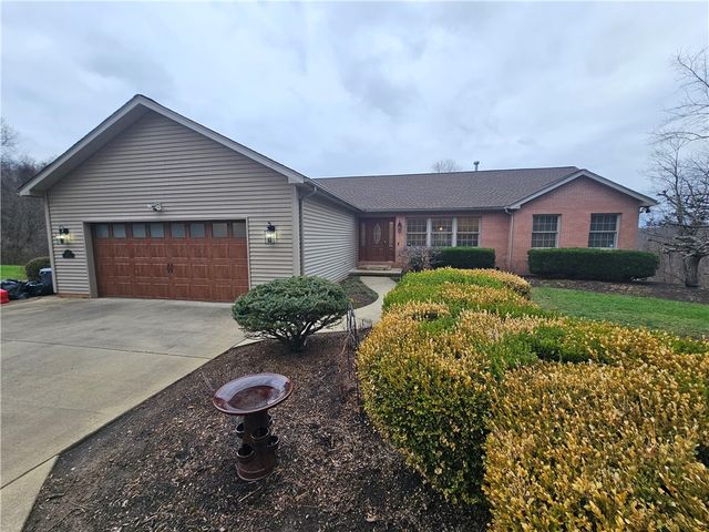 225 Profio Rd, Cecil, PA 15057