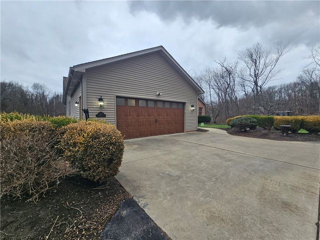 225 Profio Rd, Cecil, PA 15057