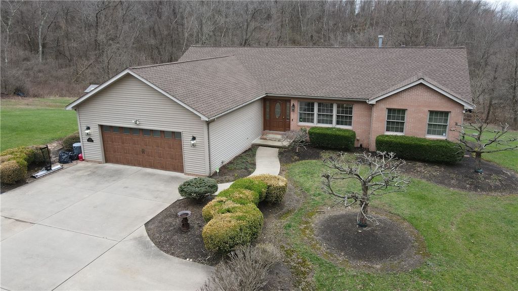 225 Profio Rd, Cecil, PA 15057