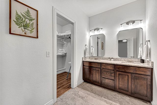 17 Hillington Circle, Bella Vista, AR 72715