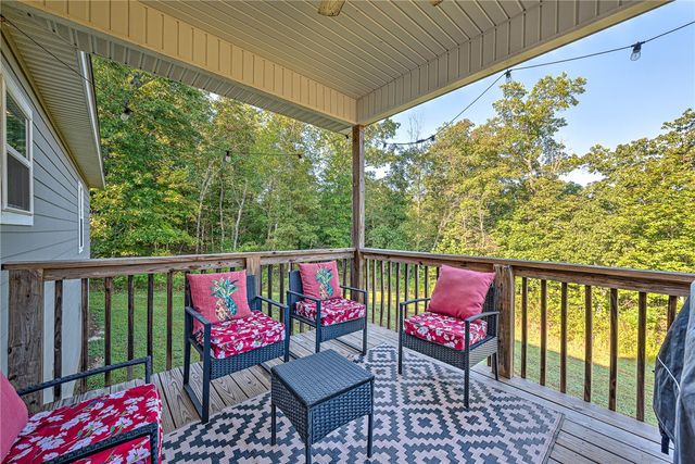 17 Hillington Circle, Bella Vista, AR 72715