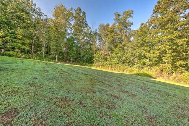 17 Hillington Circle, Bella Vista, AR 72715