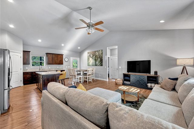 17 Hillington Circle, Bella Vista, AR 72715