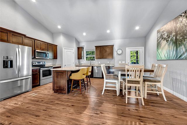 17 Hillington Circle, Bella Vista, AR 72715