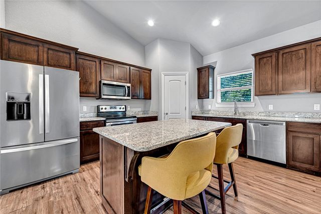 17 Hillington Circle, Bella Vista, AR 72715