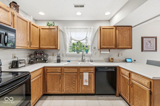 964 Millbrook Drive, Avon, IN 46123
