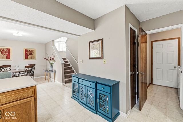 964 Millbrook Drive, Avon, IN 46123