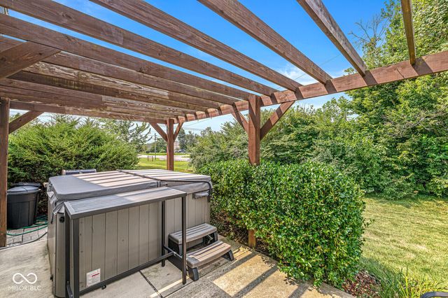 964 Millbrook Drive, Avon, IN 46123
