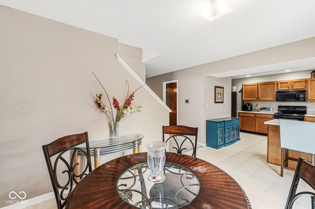 964 Millbrook Drive, Avon, IN 46123