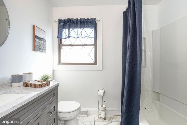 416 WEDGEWOOD DR, Blackwood, NJ 08012