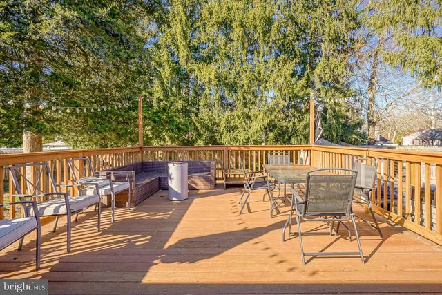 416 WEDGEWOOD DR, Blackwood, NJ 08012