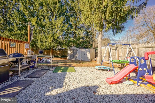 416 WEDGEWOOD DR, Blackwood, NJ 08012