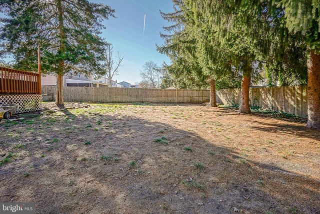 416 WEDGEWOOD DR, Blackwood, NJ 08012