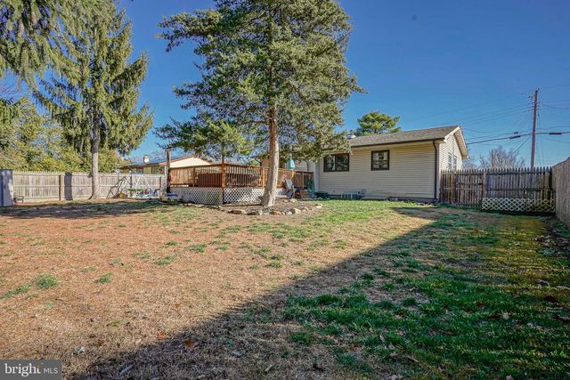 416 WEDGEWOOD DR, Blackwood, NJ 08012