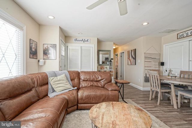 416 WEDGEWOOD DR, Blackwood, NJ 08012