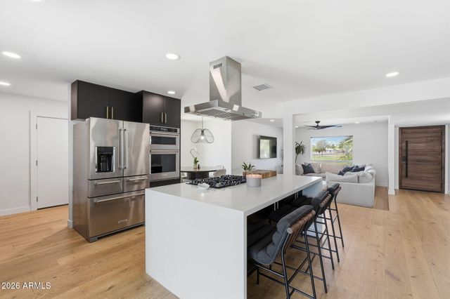 3601 E CHOLLA Street, Phoenix, AZ 85028