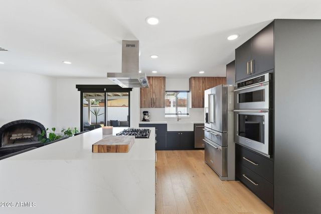 3601 E CHOLLA Street, Phoenix, AZ 85028