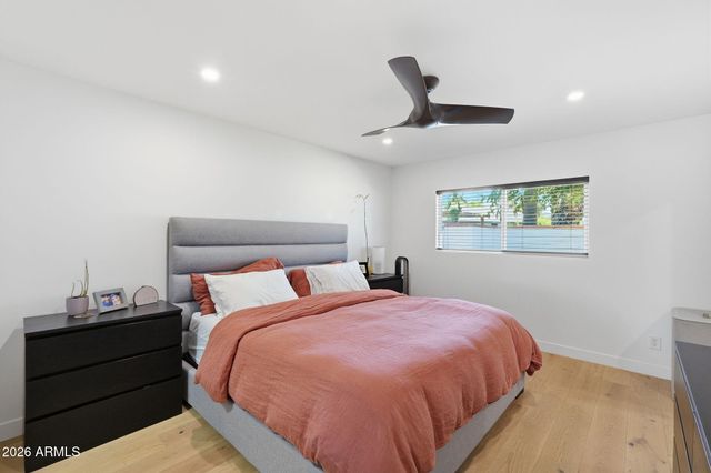 3601 E CHOLLA Street, Phoenix, AZ 85028