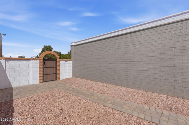 3601 E CHOLLA Street, Phoenix, AZ 85028