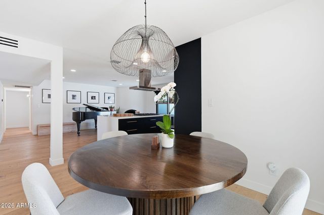 3601 E CHOLLA Street, Phoenix, AZ 85028