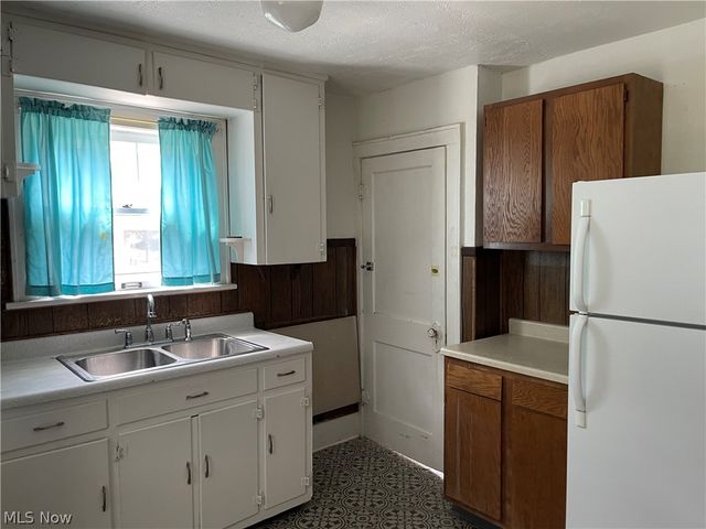142 Emerling Avenue, Akron, OH 44301