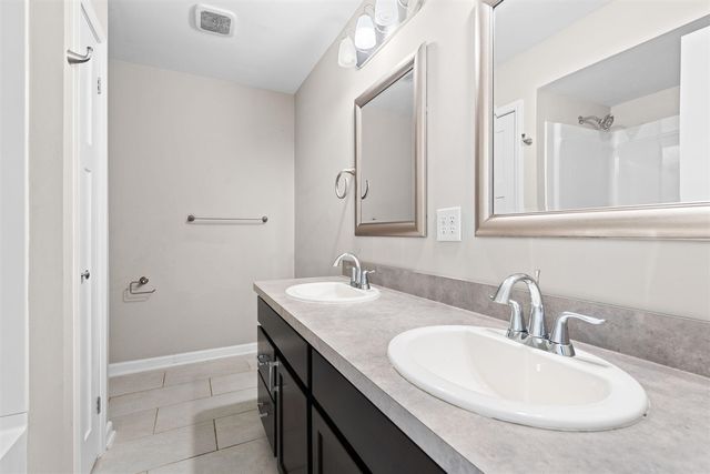 705 W Bemis Road, Saline, MI 48176
