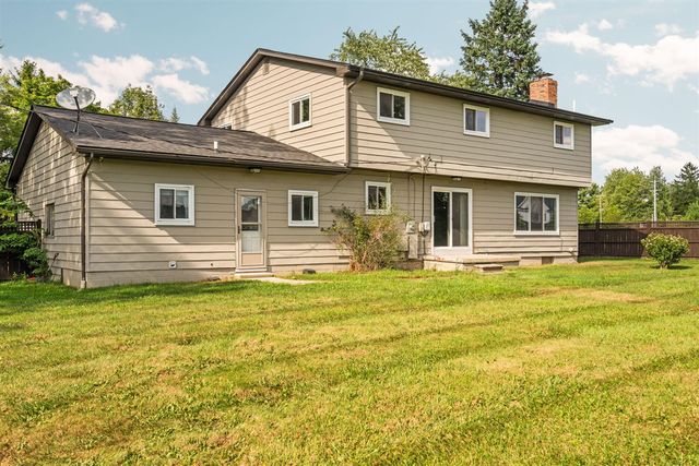 705 W Bemis Road, Saline, MI 48176