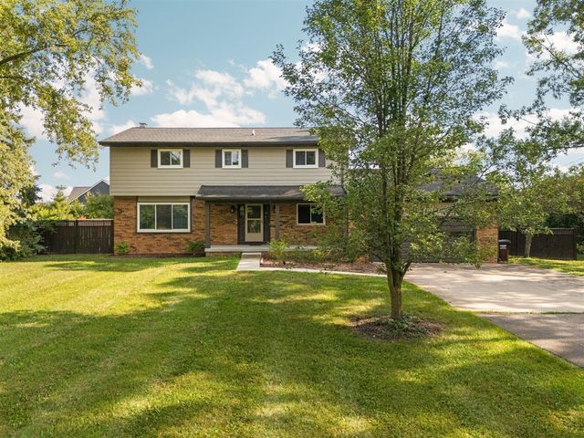 705 W Bemis Road, Saline, MI 48176