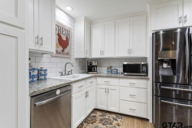 106 Ridgecrest Circle, Bullard, TX 75757