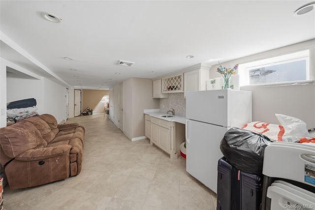 141-16 11th Avenue, Malba, NY 11357