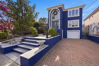 141-16 11th Avenue, Malba, NY 11357