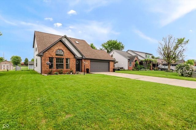 613 N White Ash Court, Mooresville, IN 46158