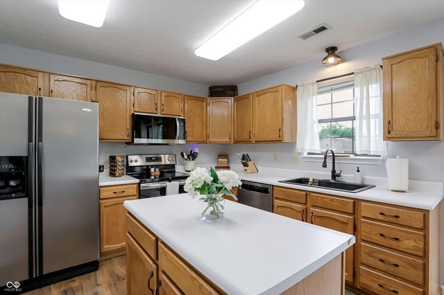 613 N White Ash Court, Mooresville, IN 46158