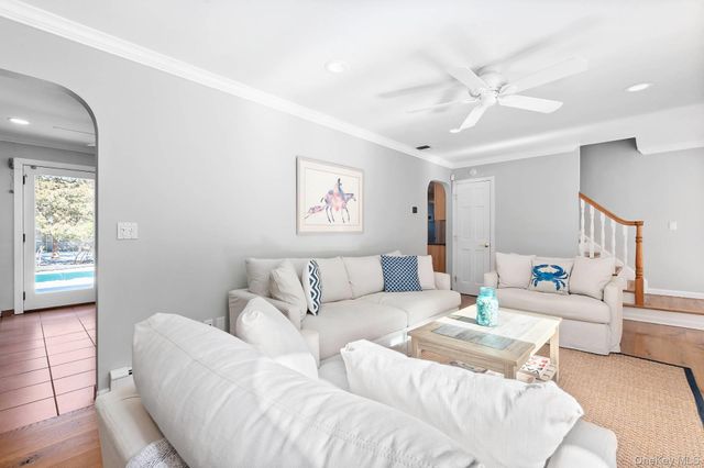 13 Buttercup Lane, Westhampton, NY 11977