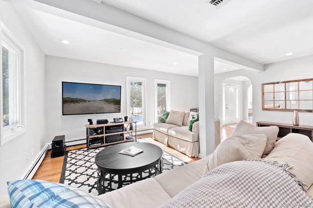 13 Buttercup Lane, Westhampton, NY 11977