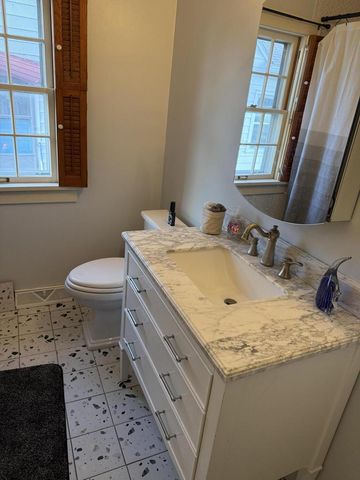 7711 14th AVENUE, Kenosha, WI 53143