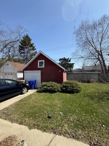 7711 14th AVENUE, Kenosha, WI 53143